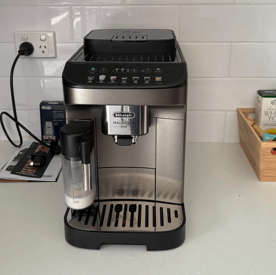 De'Longhi Magnifica Evo ECAM29084SB with LatteCrema carafe and seven one-touch drinks